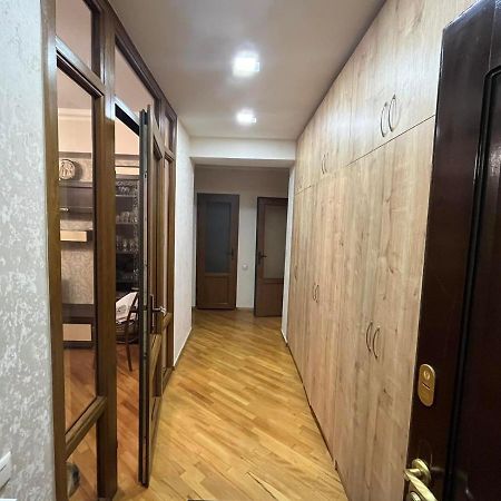 Large Cozy Apartment On Beginning Of Komitas Ave เยเรวาน ภายนอก รูปภาพ