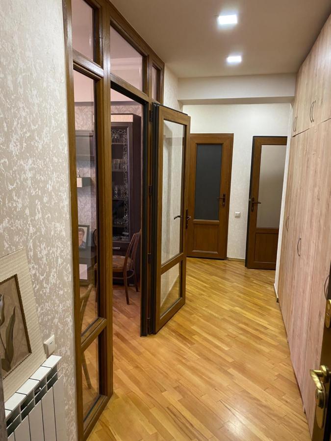 Large Cozy Apartment On Beginning Of Komitas Ave เยเรวาน ภายนอก รูปภาพ
