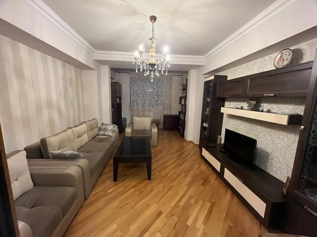 Large Cozy Apartment On Beginning Of Komitas Ave เยเรวาน ภายนอก รูปภาพ