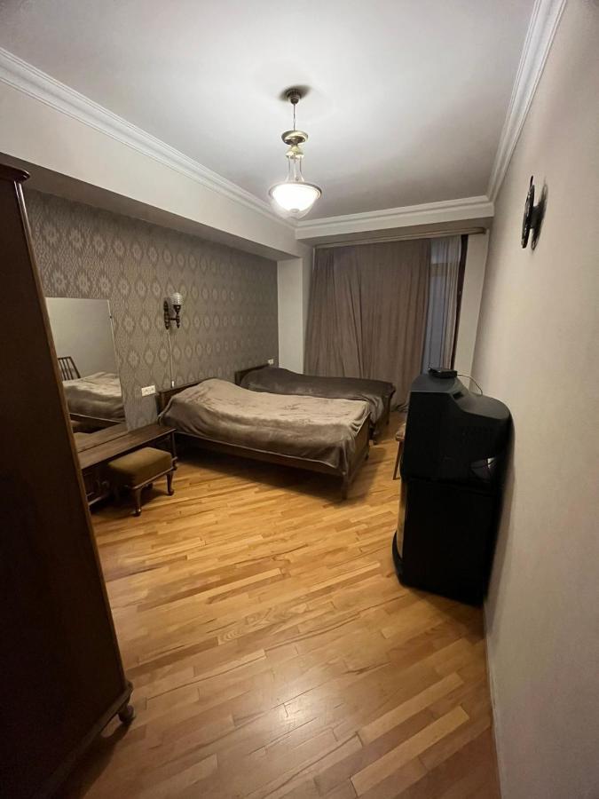 Large Cozy Apartment On Beginning Of Komitas Ave เยเรวาน ภายนอก รูปภาพ