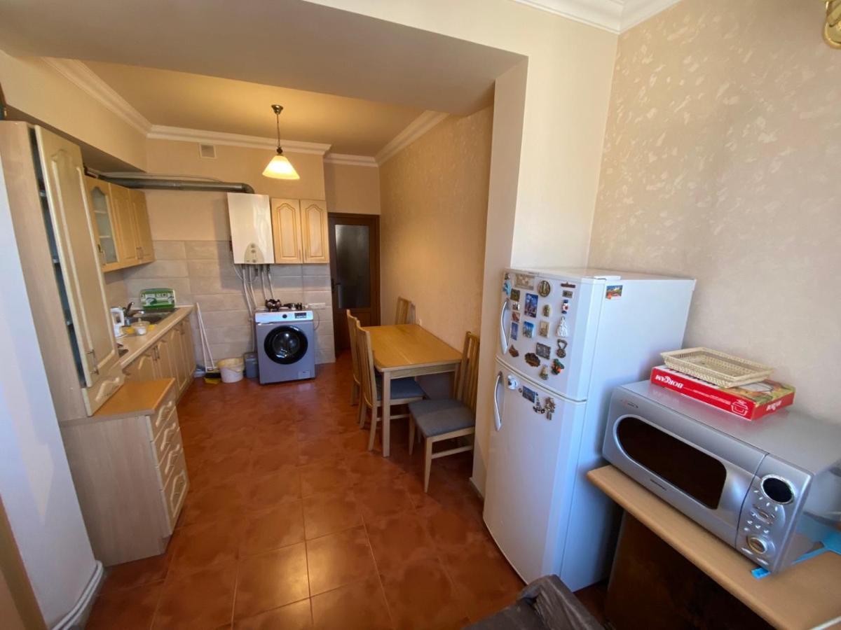 Large Cozy Apartment On Beginning Of Komitas Ave เยเรวาน ภายนอก รูปภาพ