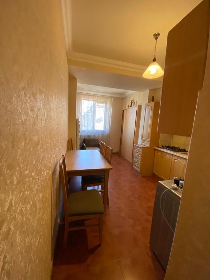 Large Cozy Apartment On Beginning Of Komitas Ave เยเรวาน ภายนอก รูปภาพ